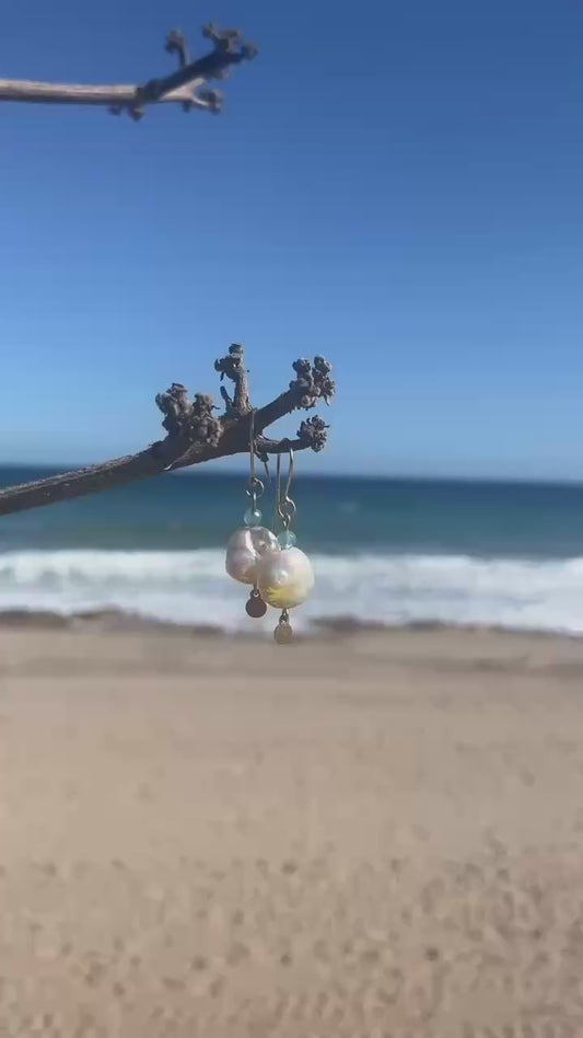 Oorbellen SIRENA | Blauwe vuuragaat & White pearl